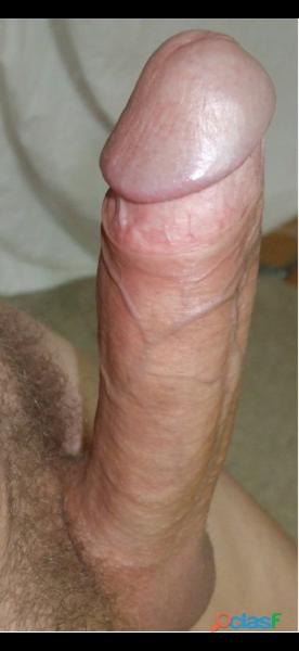 Hola soy un chico de 40años masajista busco una chica para pasarlo bien 1