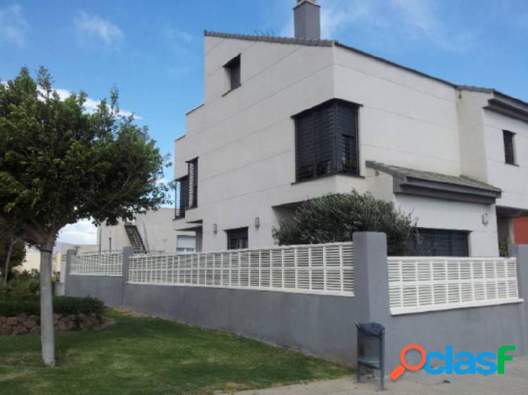 Chalet de nueva construcci\xf3n en venta