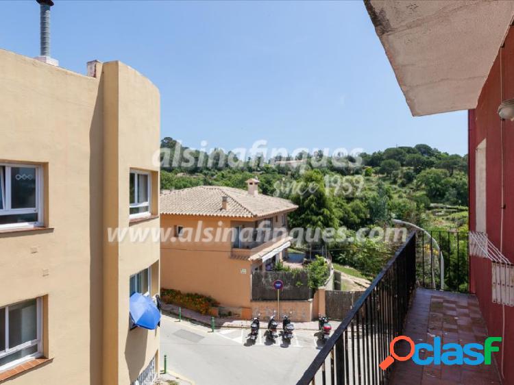 Apartamento zona mas baell-can carbó con 3 habitaciones Apartamento zona mas baell-can carbó con 3 habitaciones
