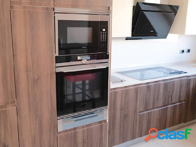 Chalet adosado en venta. 3