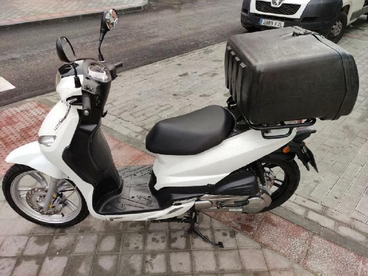 Moto peugeot tweet 125 año 2016 sin detalles Moto peugeot tweet 125 año 2016 sin detalles