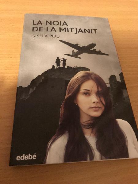 La noia de la mitjanit La noia de la mitjanit