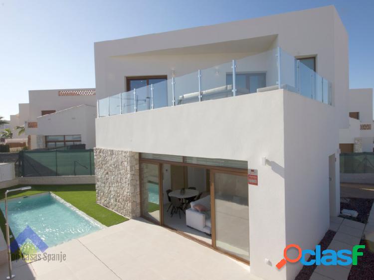 Unieke designvilla in Benijofar Unieke designvilla in Benijofar