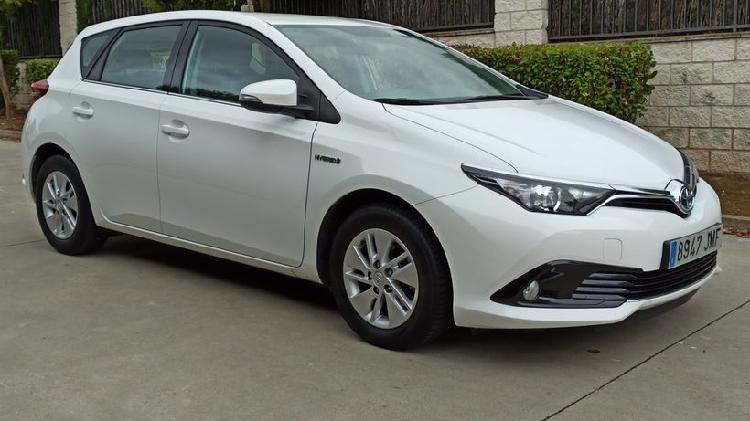 Toyota auris hybrid 140h business Toyota auris hybrid 140h business