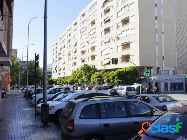 Local comercial Venta Badajoz 2