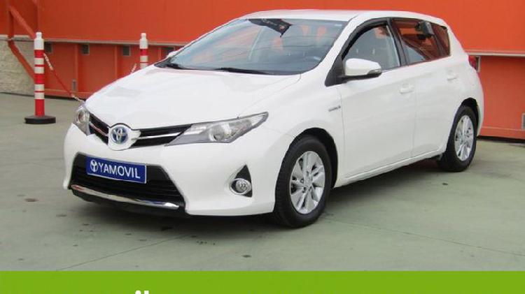 Toyota auris hybrid active