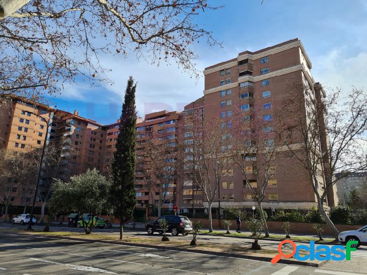 Alquiler esplendido piso en Avenida Gómez Laguna, en una ubicación inmejorable junto a Hospital Clínico, Universidad, Centro comercial Aragonia. Rodeado de parques y con todos los servicios a