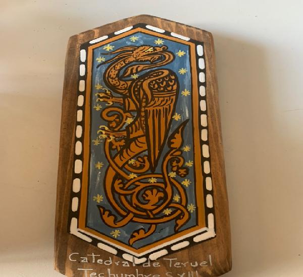 Adorno tesela madera pintada mano artesonado mudéjar de la Adorno tesela madera pintada mano artesonado mudéjar de la