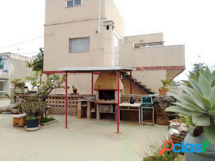 Conjunto de tres casas con parcela en Los Urrutias, Mar Menor