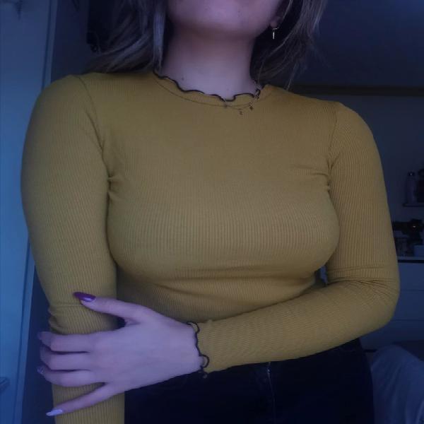 Top tipo canal amarillo de zara Top tipo canal amarillo de zara