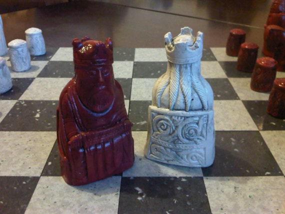 Juego de ajedrez clásico de la isla de lewis piedra roja y Juego de ajedrez clásico de la isla de lewis piedra roja y