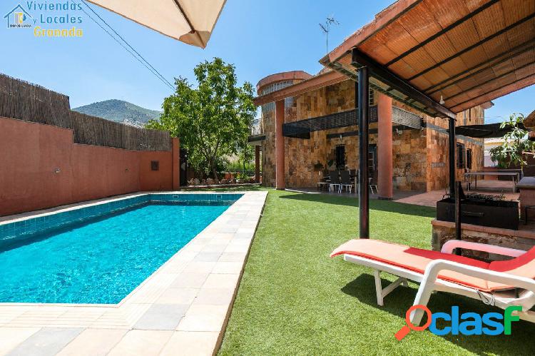 ESPECTACULAR CHALET DE LUJO EN URB. LOS PINILLOS.