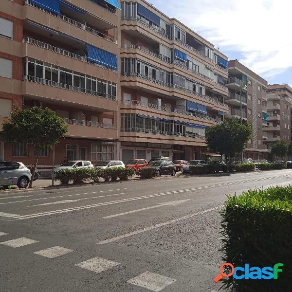 LOCAL COMERCIAL EN EL CENTRO DE TORREVIEJA 3