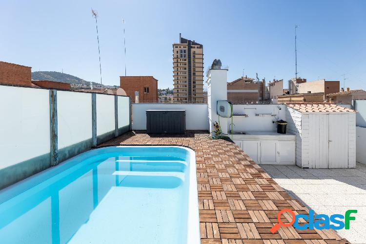 Venta de /xc3/xa1tico-d/xc3/xbaplex con piscina y cochera en la Avda. Doctor Ol/xc3/xb3riz (Granada) 1