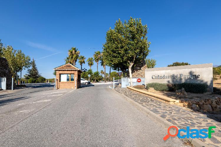 SE VENDE UN SOLAR EN URB.CA/xc3/x91ADAS DEL PARQUE, DILAR 1