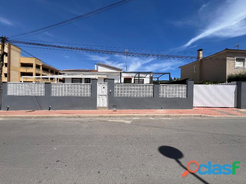 Venta chalet 3d 2b piscina, garaje torrevieja