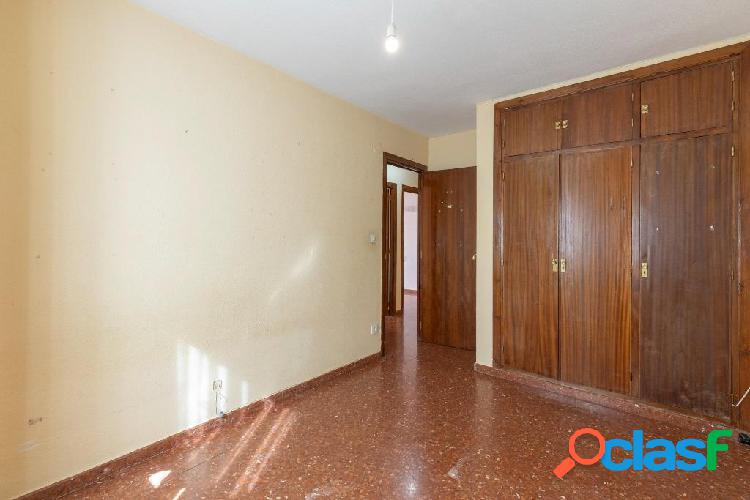 Piso con enorme terraza, y con plaza de garaje y trastero, junto al Paseo del Viol/xc3/xb3n 2