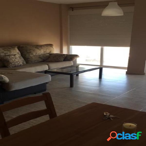 Estupendo piso con plaza de garaje y trastero ubicado en la zona de Nueva Santa Luc/xc3/xada 3