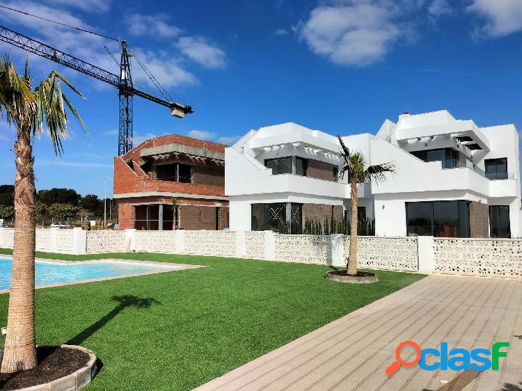 VILLAS DE OBRA NUEVA EN PILAR DE LA HORADADA EN EL CAMPO DE GOLF 1