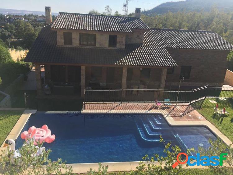INTERESANTE CHALET CON TODAS LAS COMODIDADES EN ZONA DEL BRILLANTE (CORDOBA) 1