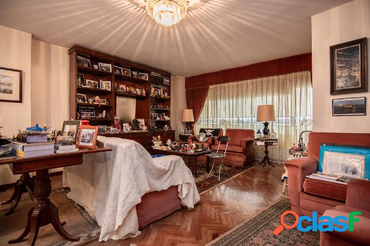 Muy amplio, con 5 habitaciones, en el Ensanche 3