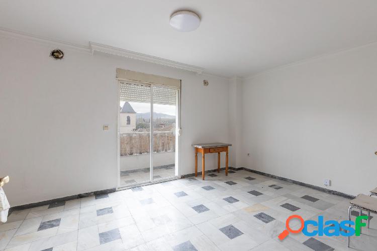 Ponemos a la venta este pisazo en pleno coraz/xc3/xb3n de Deifontes!! 2