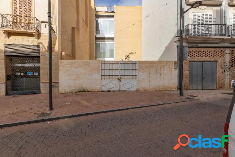 Solar en venta en el centro de Motril 2