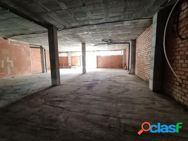 GRAN LOCAL EN BRUTO DISPONIBLE EN LOJA 2