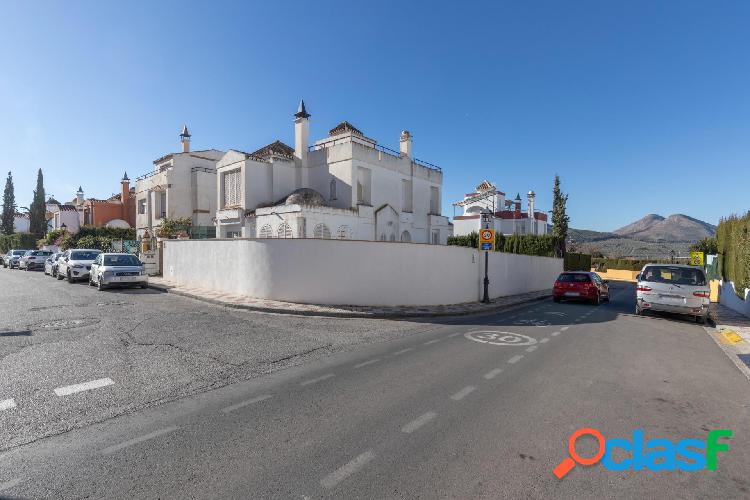 ESPECTACULAR CHALET EN LA URB. VILLAS BLANCAS 1