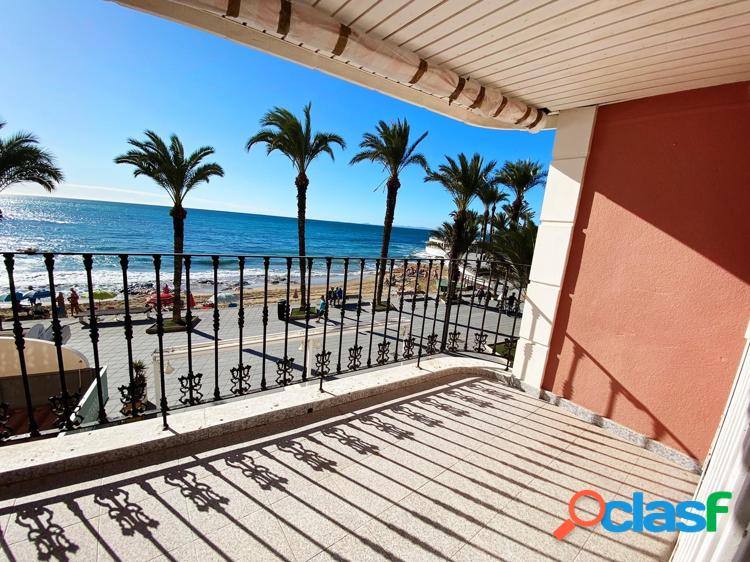 Apartamento en primera linea con vistas al mar