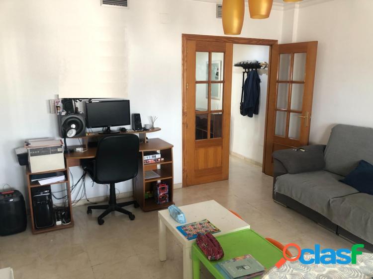 BONITO PISO CENTRICO EN ADRA 1