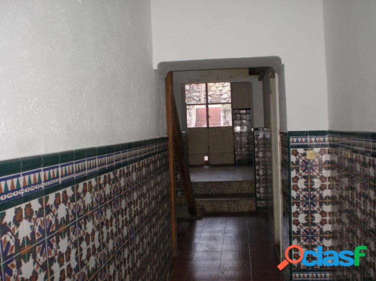 CASA CON POTENCIAL EN CALA 3