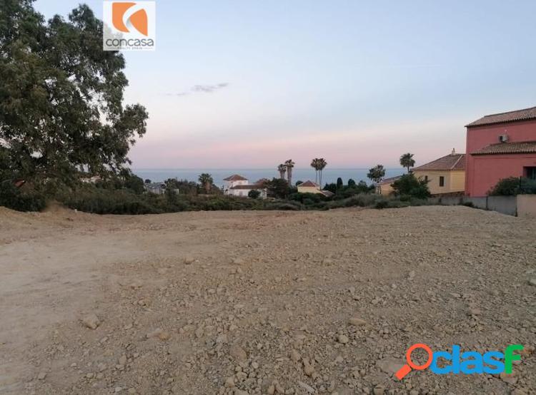 PARCELA CON VILLA Y PISCINA EN VENTA CON VISTAS AL MAR 1