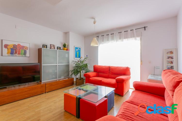 PRECIOSA CASA EN ARMILLA, ZONA CENTRO COMERCIAL NEVADA 2