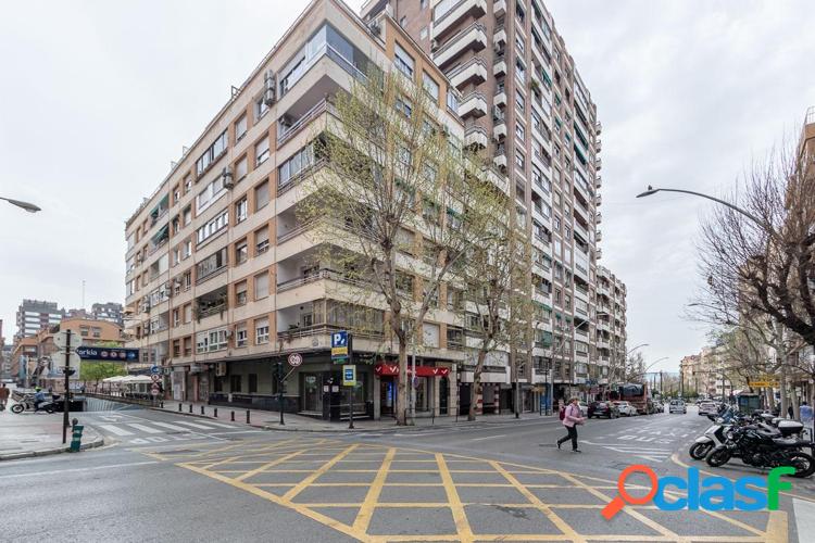 VENTA DE LOCAL COMERCIAL EN AVENIDA DOCTOR OLORIZ
