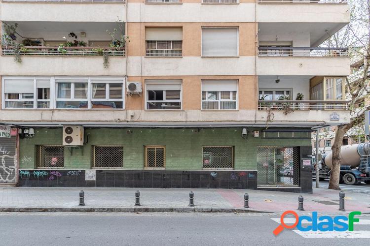 VENTA DE LOCAL COMERCIAL EN AVENIDA DOCTOR OLORIZ 1