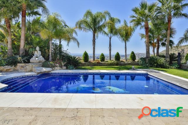 VILLA CON VISTAS IMPRESIONANTES - LOS ARQUEROS 4