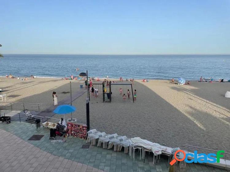 APARTAMENTO EN PRIMERA LINEA DE PLAYA EN SABINILLAS