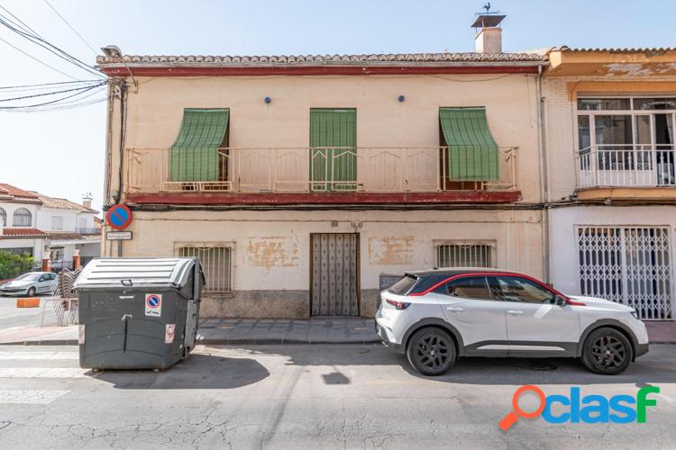 Casa en esquina en el centro de La Zubia 2