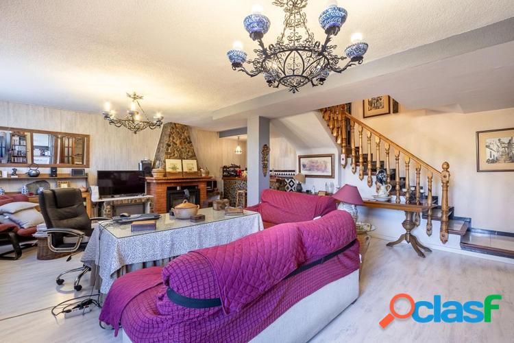 ESPECTACULAR CASA EN PINOS GENIL 6