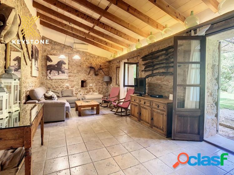 Espectacular finca r\xc3\xbastica en Llucmajor