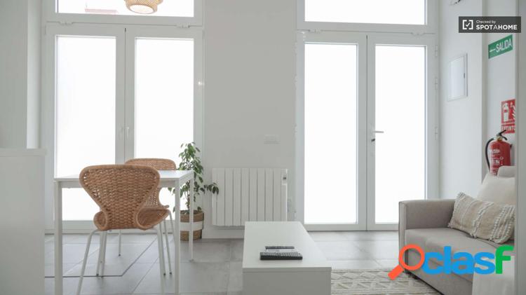Estudio en alquiler en guindalera, gastos incluidos Estudio en alquiler en guindalera, gastos incluidos