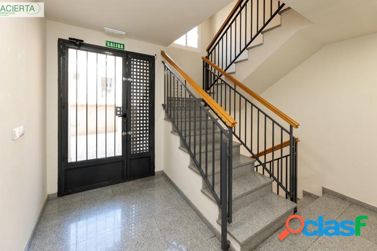 Estupendo piso en el Serrallo 3
