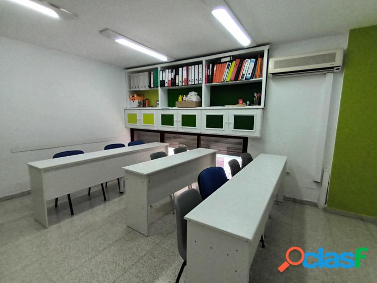 Local comercial en esquina, muy c/xc3/xa9ntrico, ideal para despacho profesional, multicl/xc3/xadnica o academia. 4