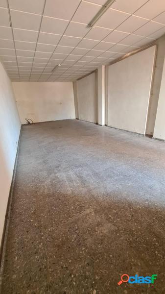 LOCAL CON POSIBILIDAD DE 3 ESCAPARATES 5