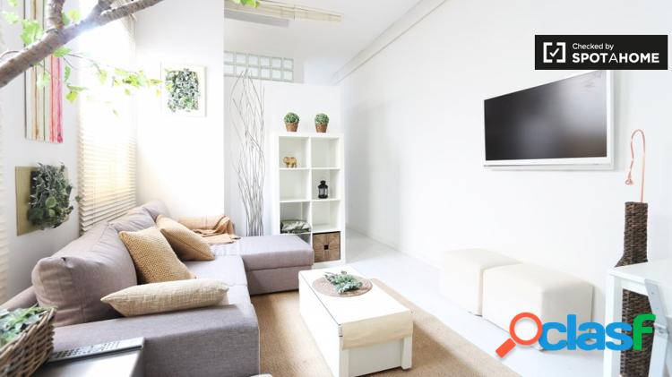 Moderno apartamento de 1 dormitorio en alquiler en Malasa/xc3/xb1a 1