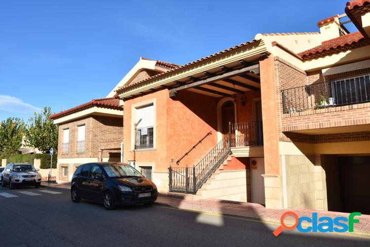 Nos complace presentarles esta