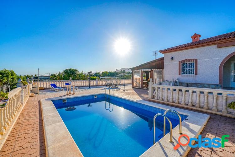 Preciosa villa independiente en Albatera 4