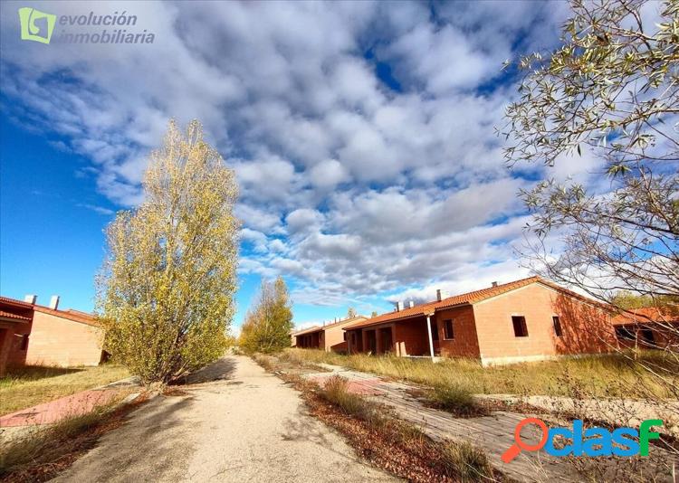 PROMOCION DE 174 VIVIENDAS DE ADOSADOS Y PAREADOS EN LERMA. BURGOS