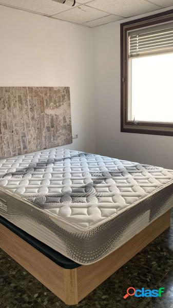 Se alquila habitaci\xc3\xb3n en piso de 5 habitaciones en la nova esquerra de l\&#39;eixample